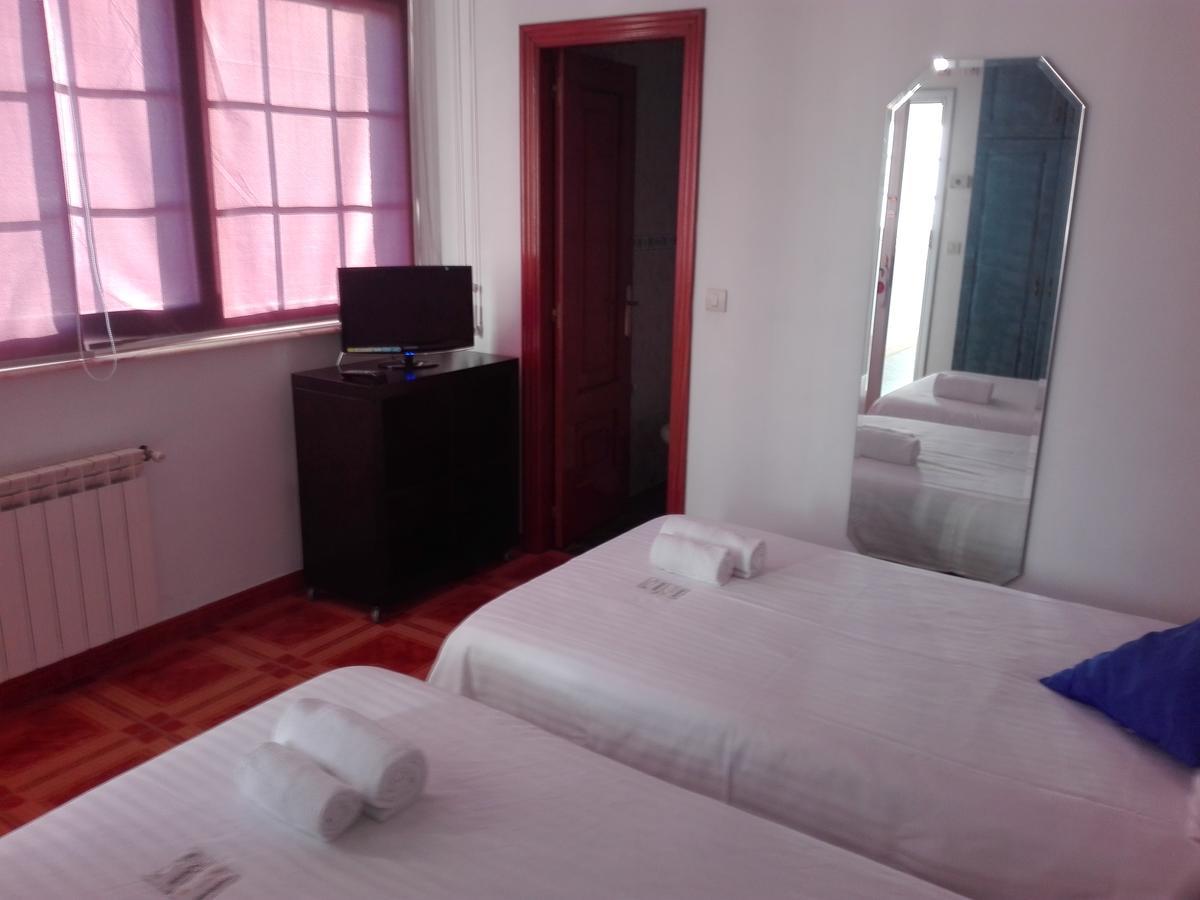 Aparthotel Corcubion Playa De Quenxe Екстериор снимка