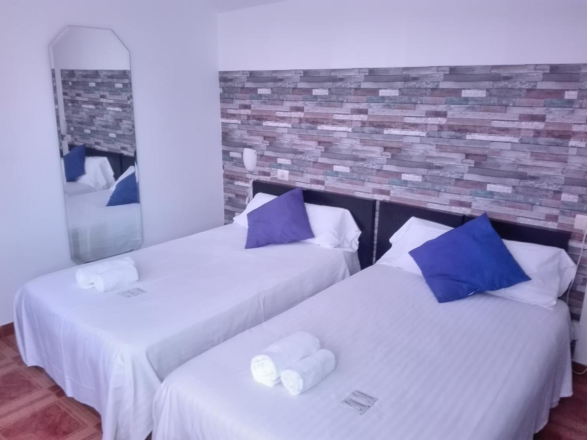 Aparthotel Corcubion Playa De Quenxe Екстериор снимка