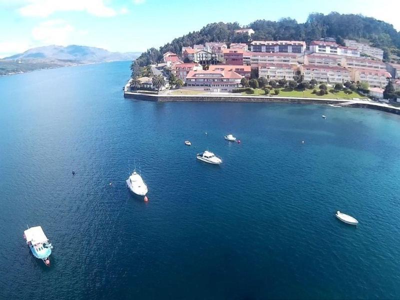 Aparthotel Corcubion Playa De Quenxe Екстериор снимка