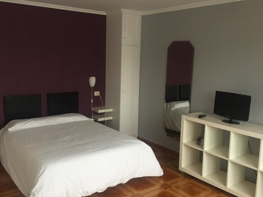 Aparthotel Corcubion Playa De Quenxe Екстериор снимка